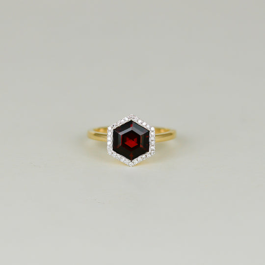 9ct Yellow Gold 2.51ct Hexagon Garnet and Diamond Dress Ring