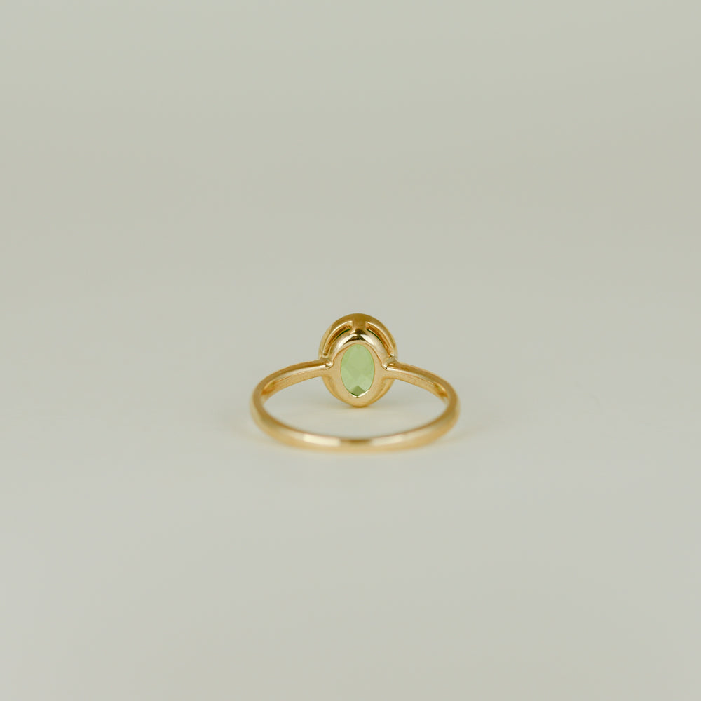 9ct Yellow Gold 1.51ct Oval Peridot Solitaire Ring