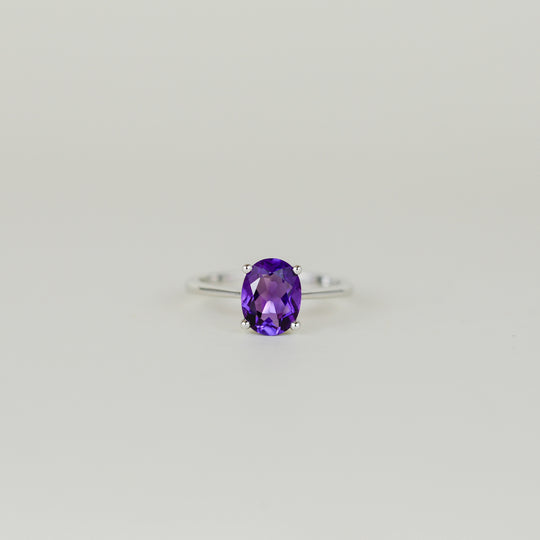 9ct White Gold 1.62ct Oval Amethyst Ring