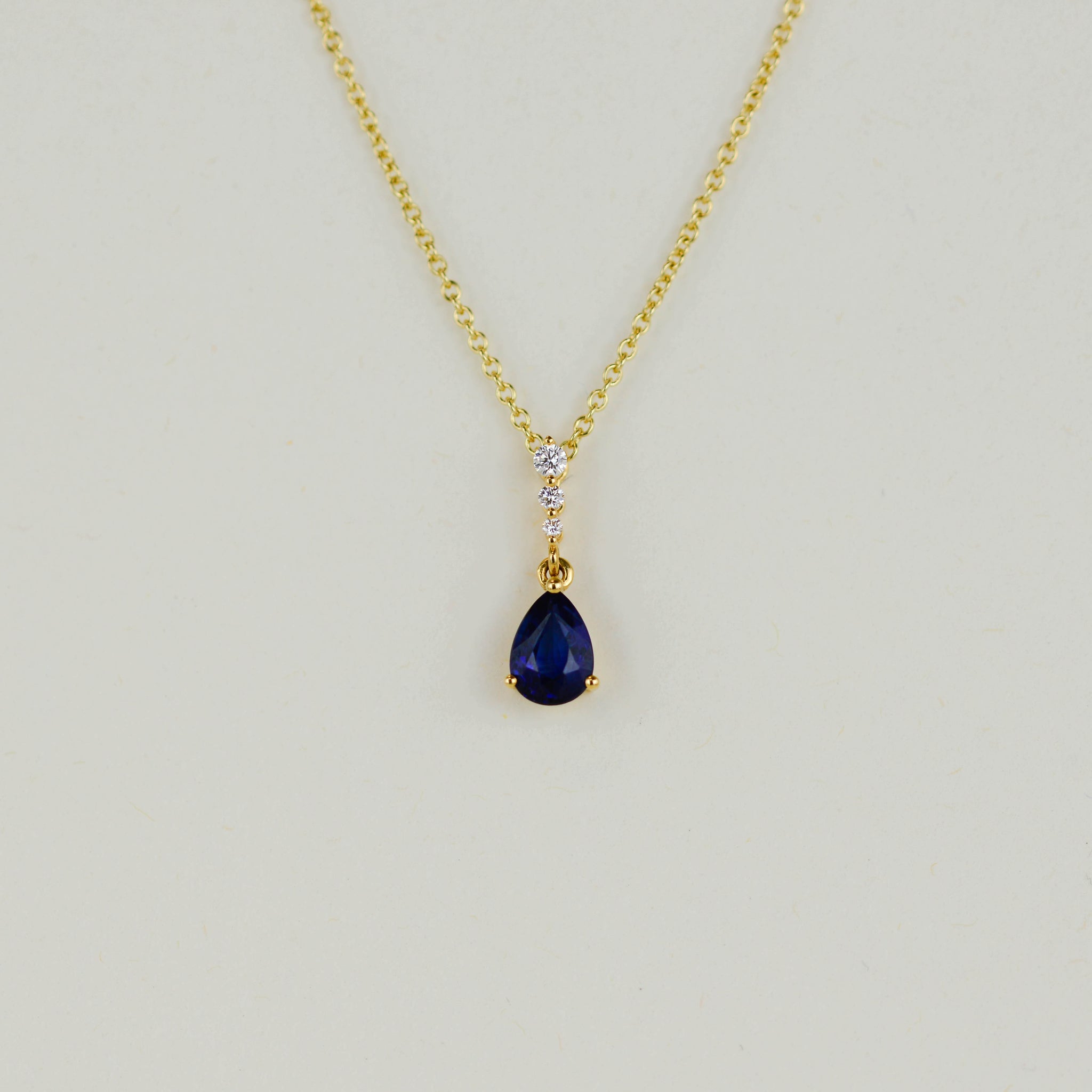 18ct Yellow Gold 0.91ct Sapphire and Diamond Drop Pendant