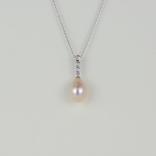 18ct White Gold Pink Freshwater Pearl and Diamond Pendant