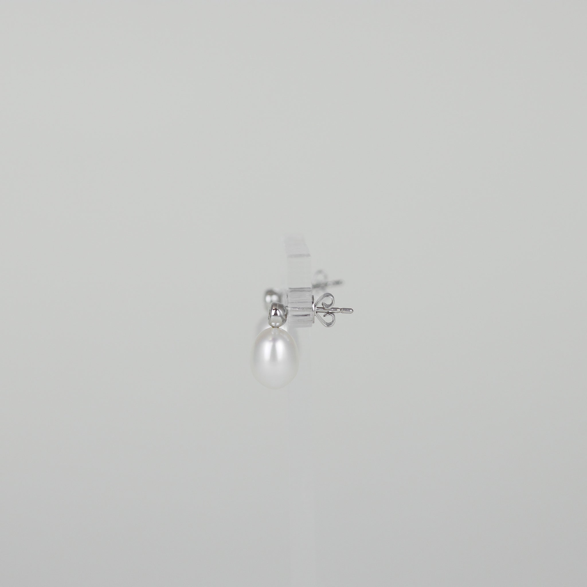 18ct White Gold Freshwater Pearl and 0.08ct Diamond Drop Earrings