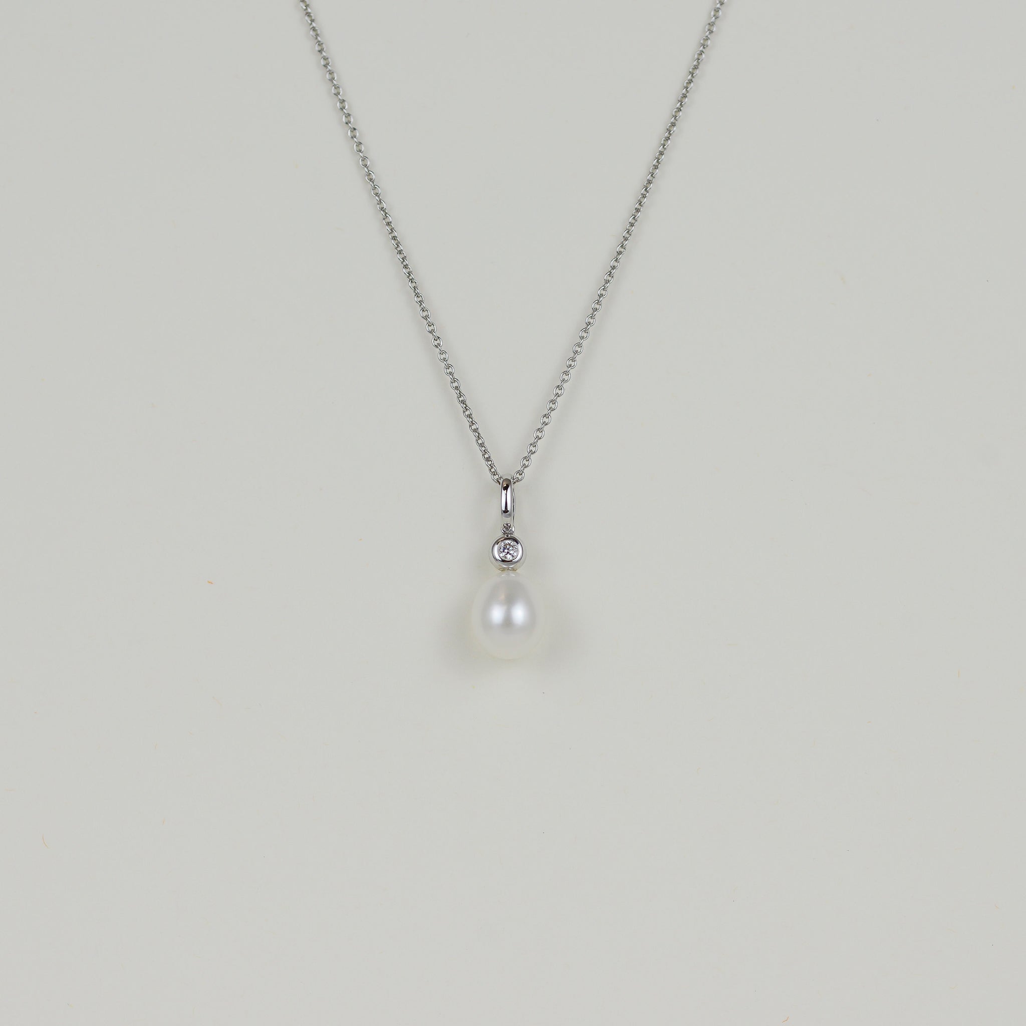 18ct White Gold Freshwater Pearl and Diamond Pendant