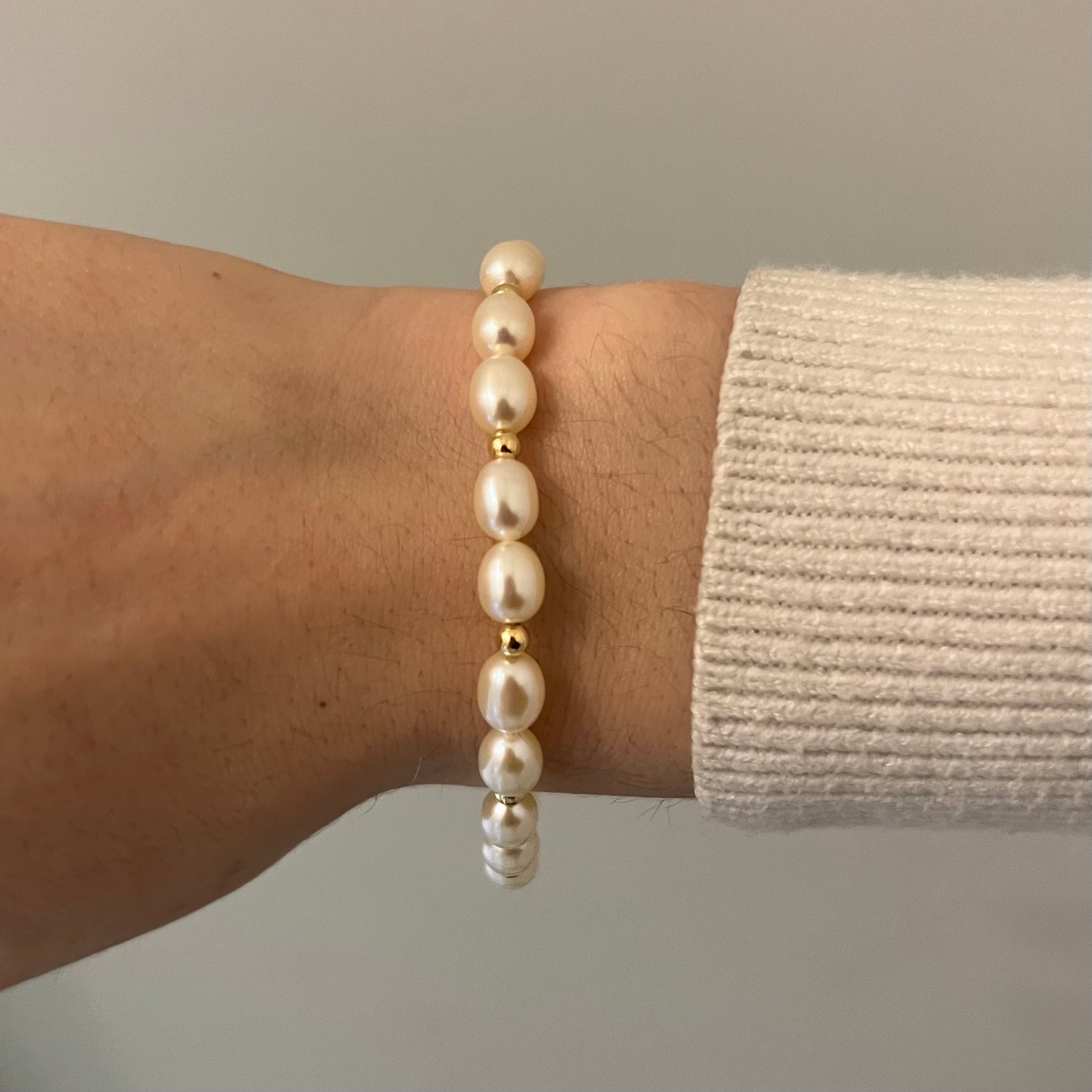 9ct Yellow Gold 6mm Oval Pearl & Gold Bead Bracelet