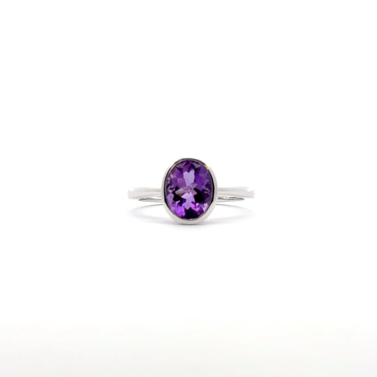 9ct White Gold 1.78ct Oval Amethyst Ring