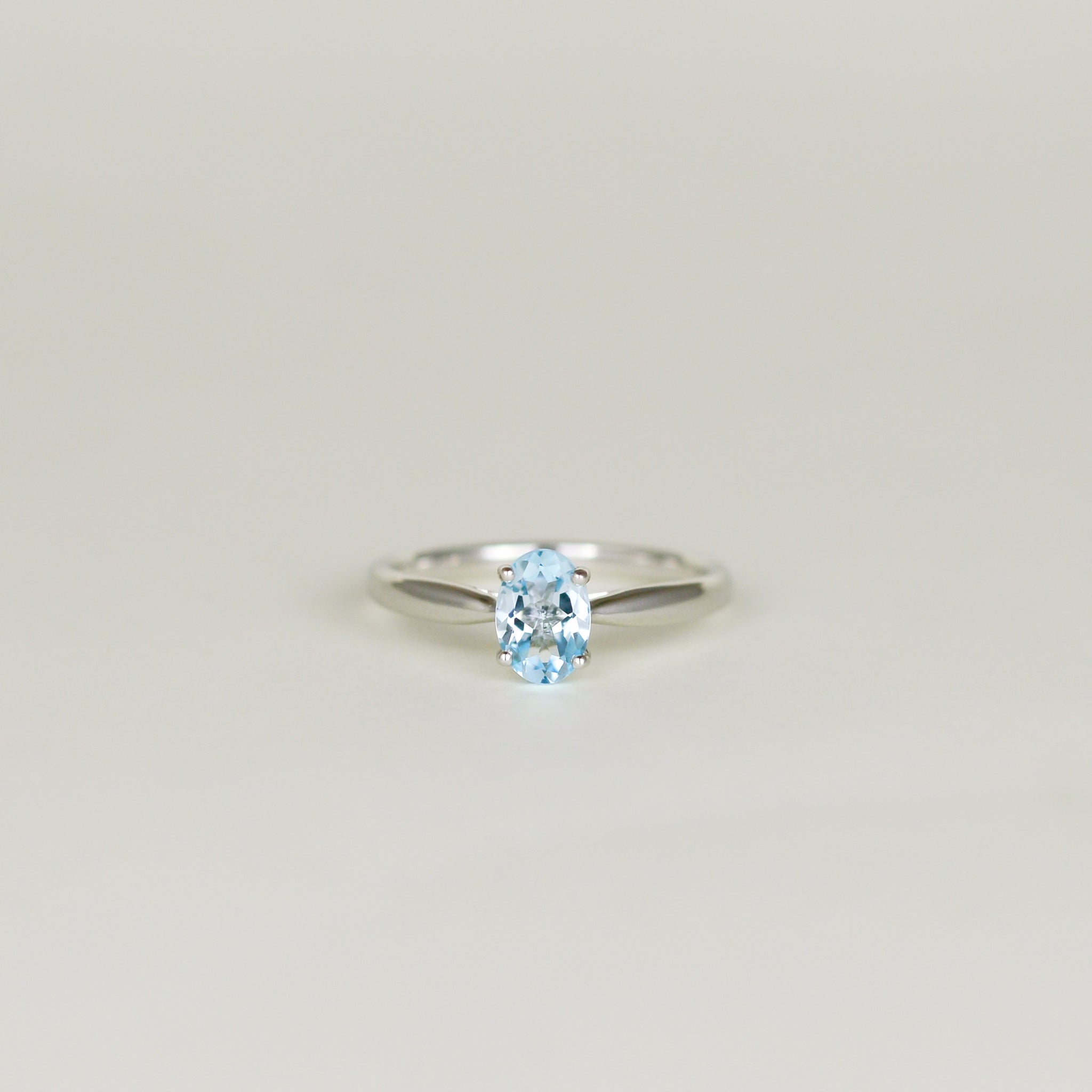 9ct White Gold 0.86ct Oval Blue Topaz Ring
