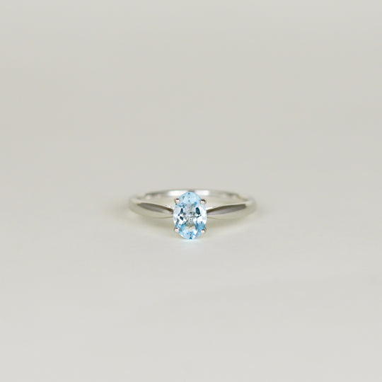 9ct White Gold 0.86ct Oval Blue Topaz Ring