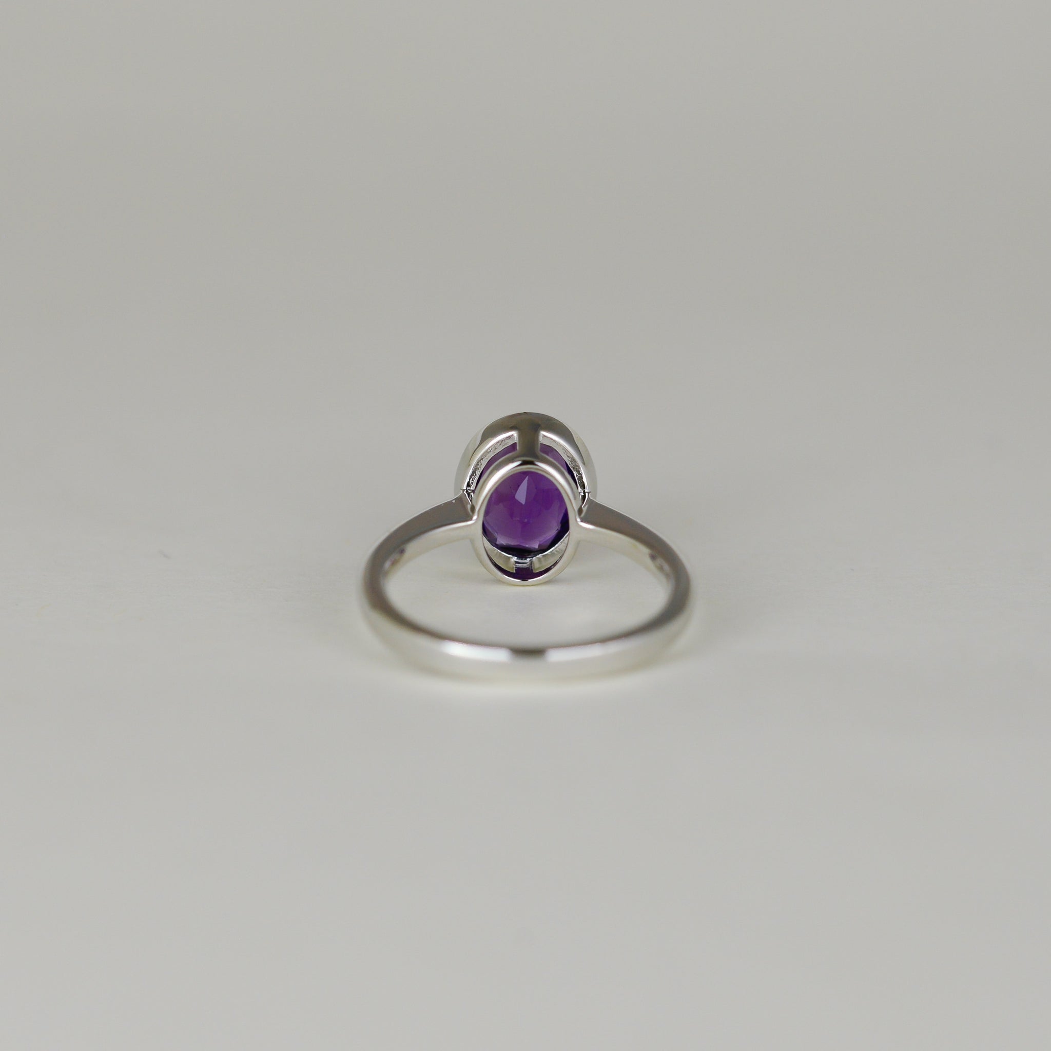 9ct White Gold 1.79ct Oval Amethyst Ring