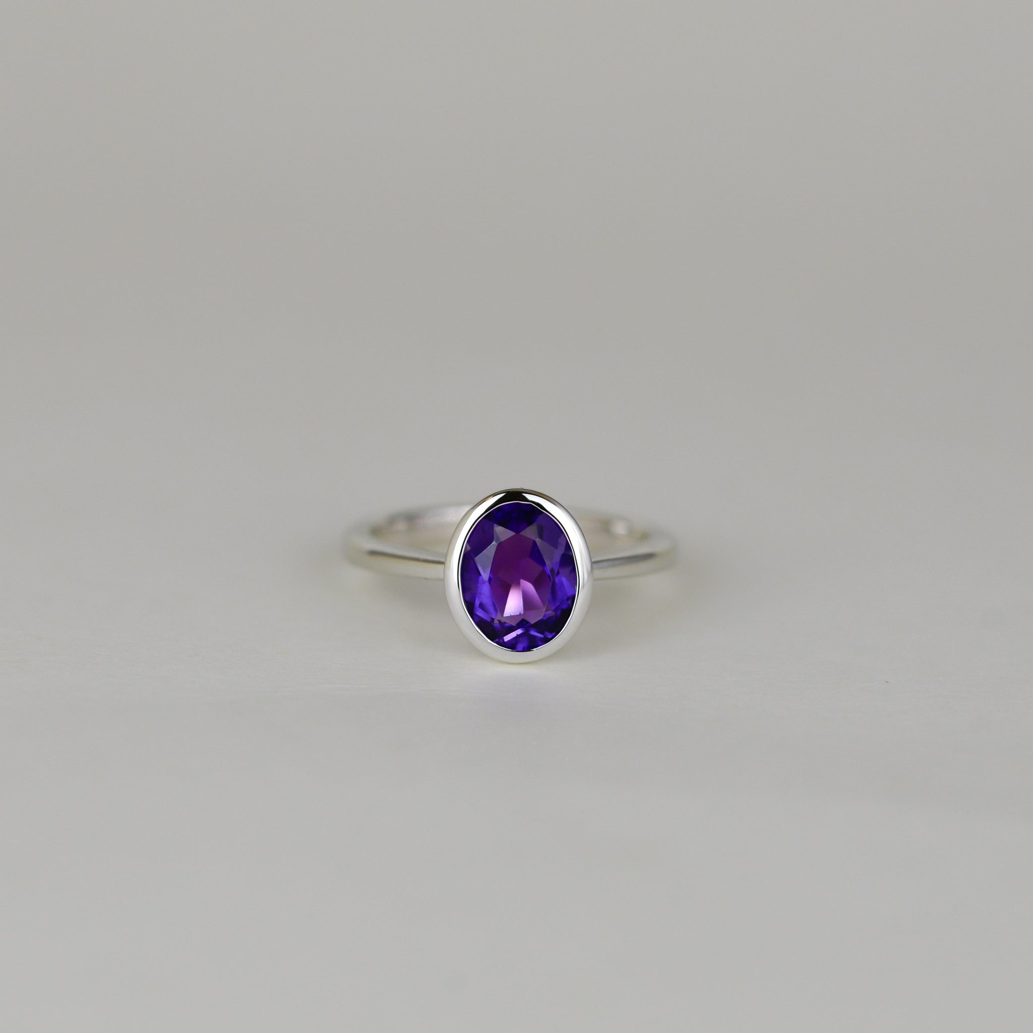 9ct White Gold 1.79ct Oval Amethyst Ring