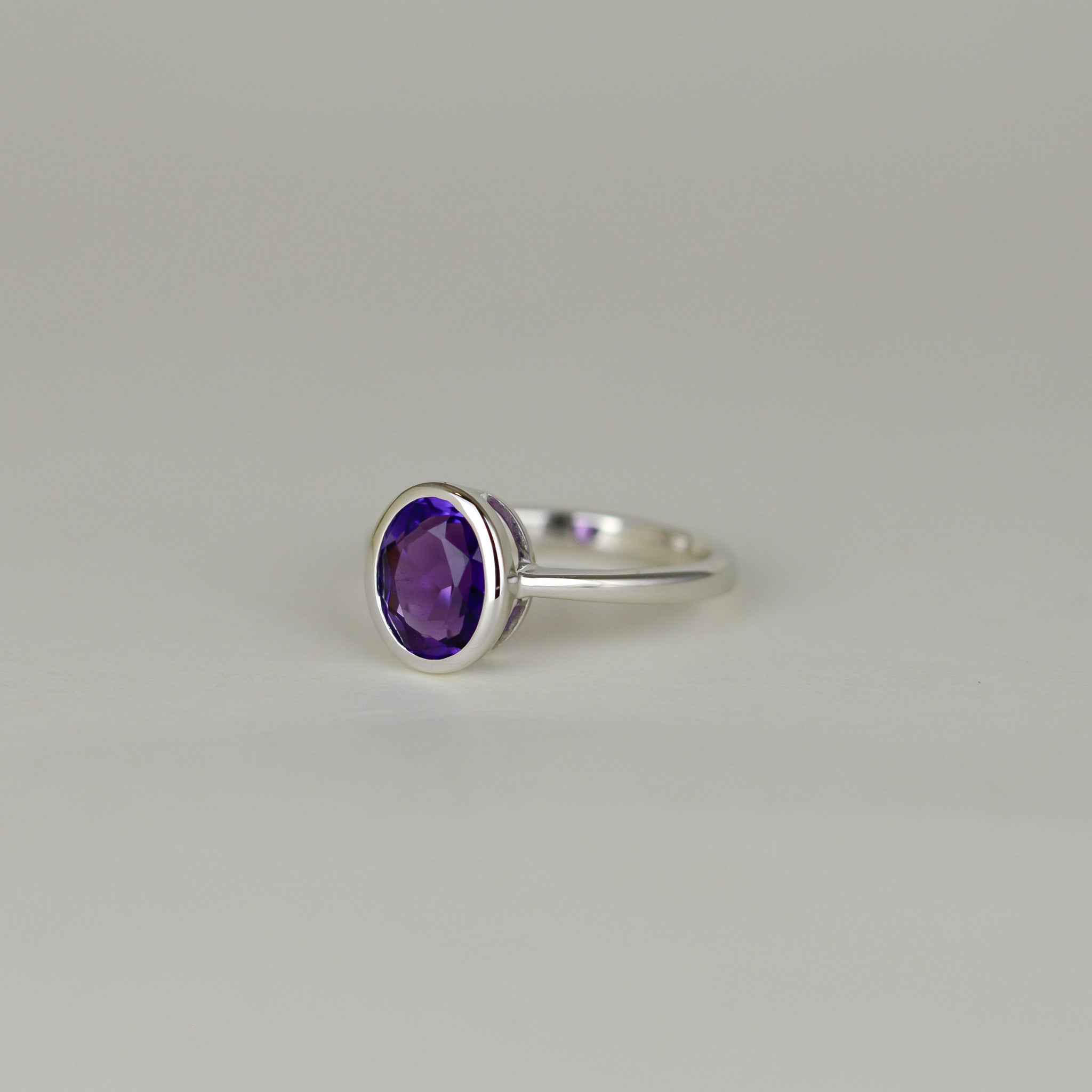 9ct White Gold 1.79ct Oval Amethyst Ring