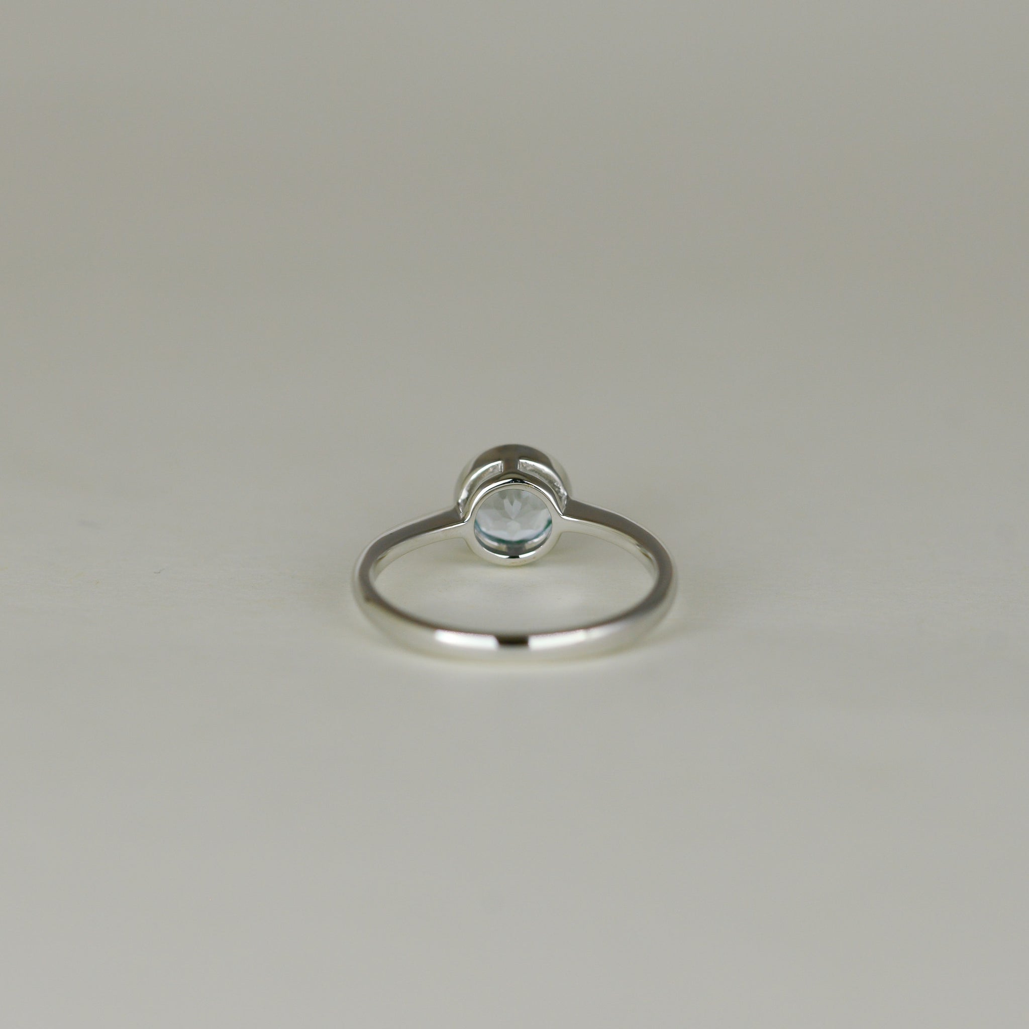 9ct White Gold 1.04ct Round Blue Topaz Ring