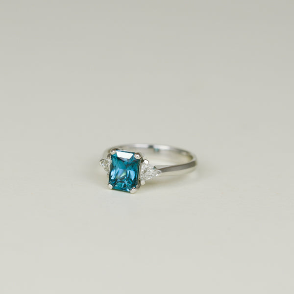 18ct White Gold 2.46ct Blue Zircon and Diamond Ring
