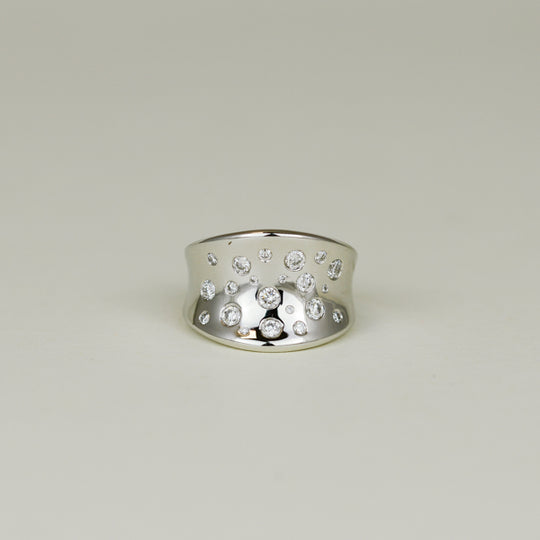 18ct White Gold 0.79ct Diamond Saddle Ring