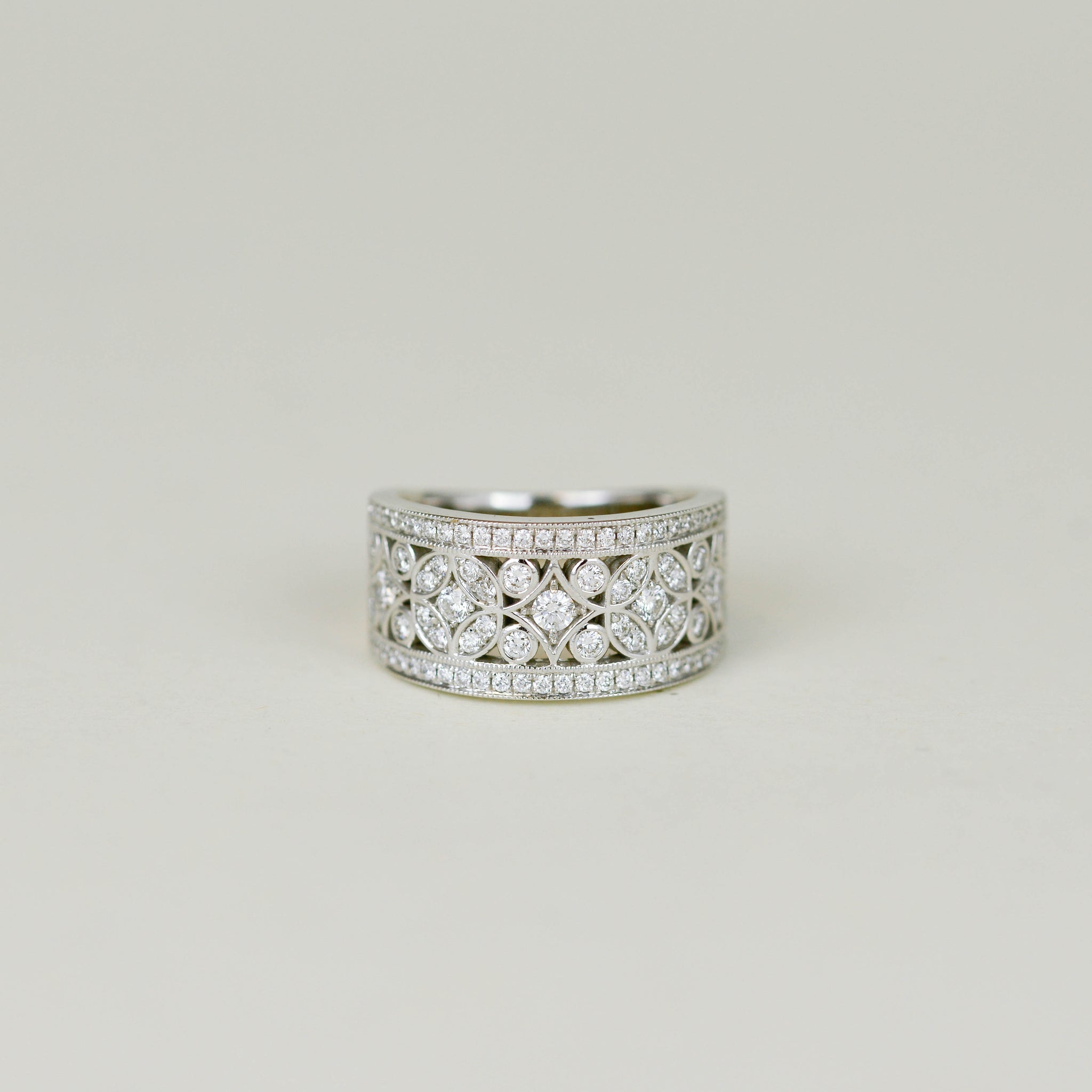 18ct White Gold 0.71ct Round Brilliant Diamond Dress Ring