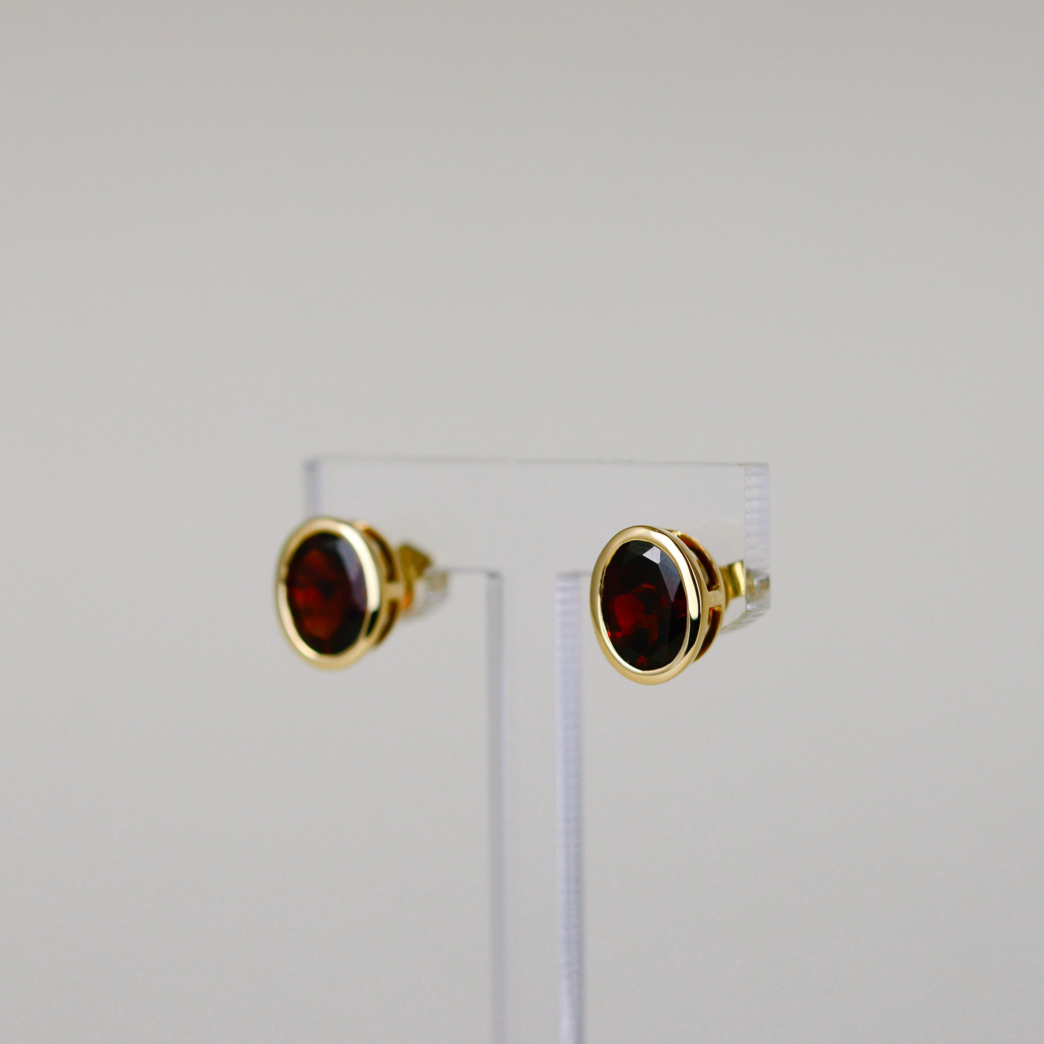 9ct Yellow Gold 4.09ct Oval Garnet Stud Earrings