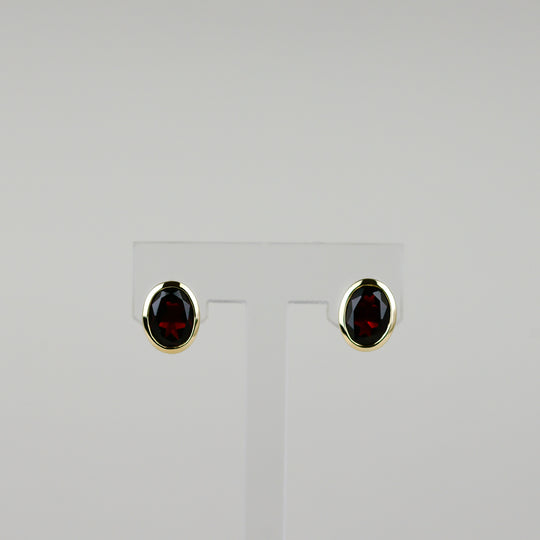 9ct Yellow Gold 2.62ct Oval Garnet Stud Earrings