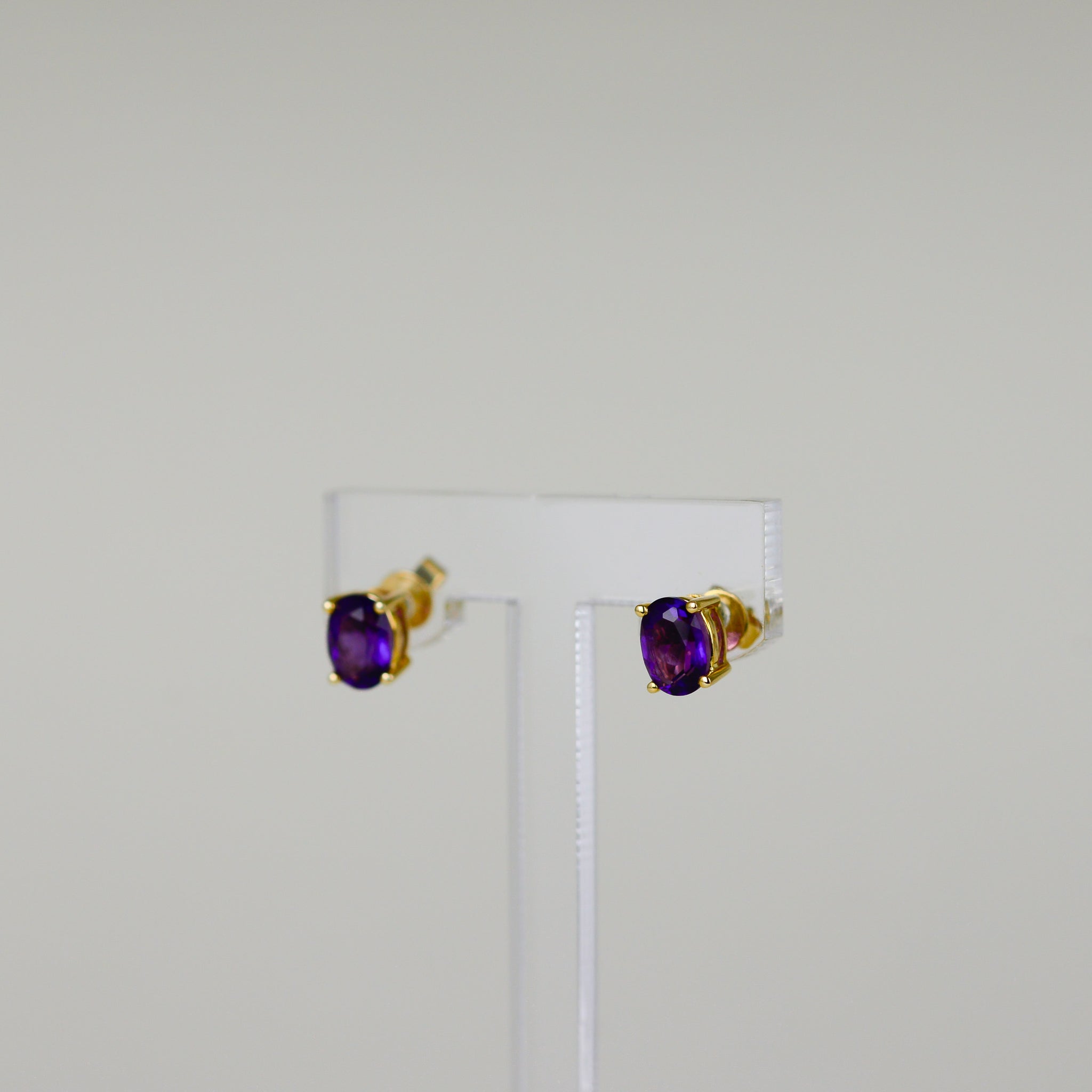 9ct Yellow Gold 1.59ct Oval Amethyst Stud Earrings