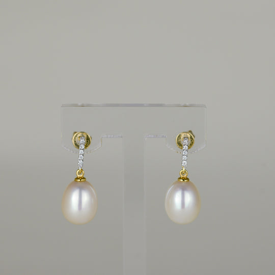 18ct Yellow Gold Freshwater Pearl and Diamond Drop Earrings