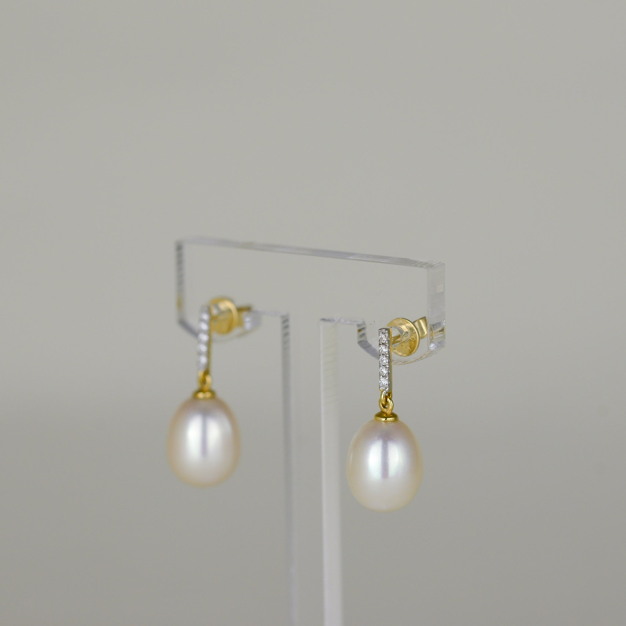 18ct Yellow Gold Freshwater Pearl and Diamond Drop Earrings