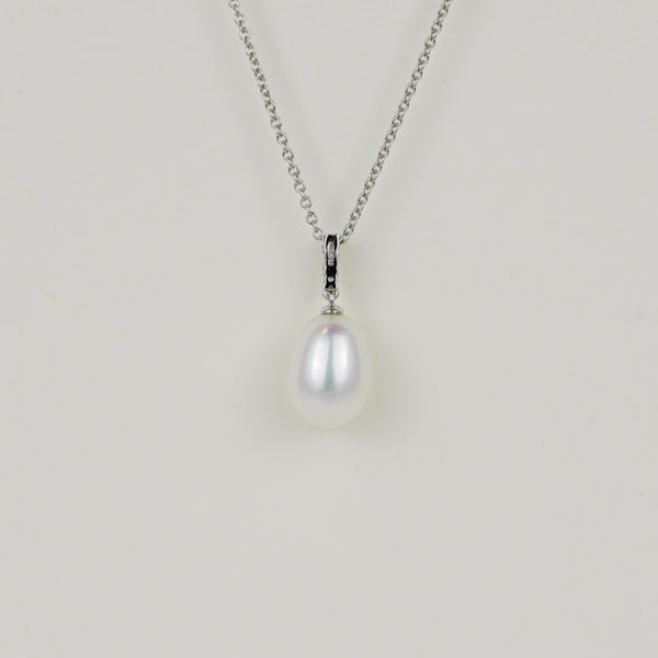 18ct White Gold Oval Freshwater Pearl and Diamond Pendant