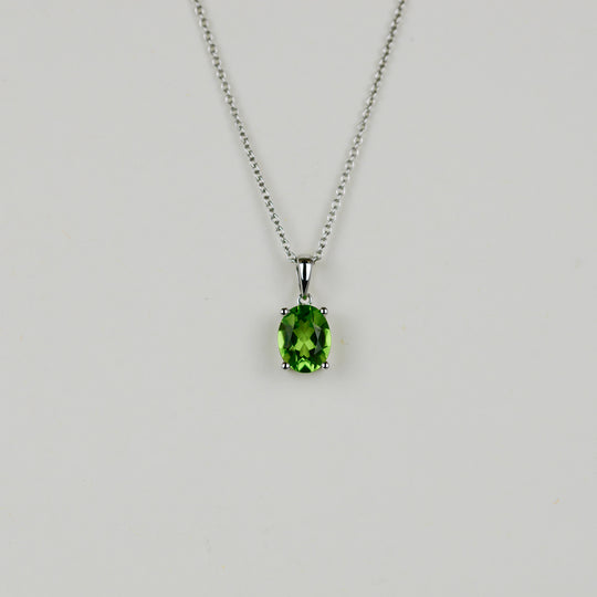 9ct White Gold 0.79ct Oval Peridot Pendant