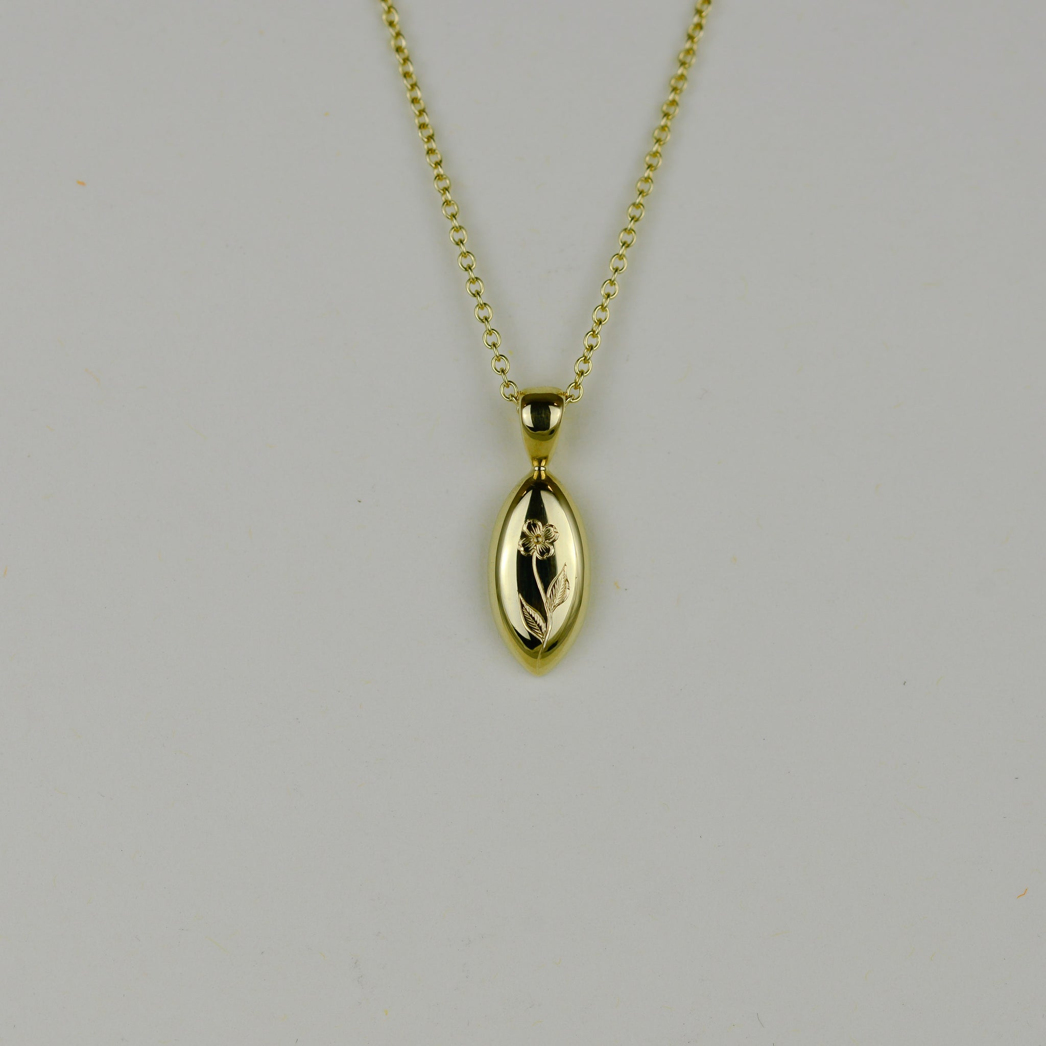 9ct Yellow Gold Engraved Rose Marquise Pendant