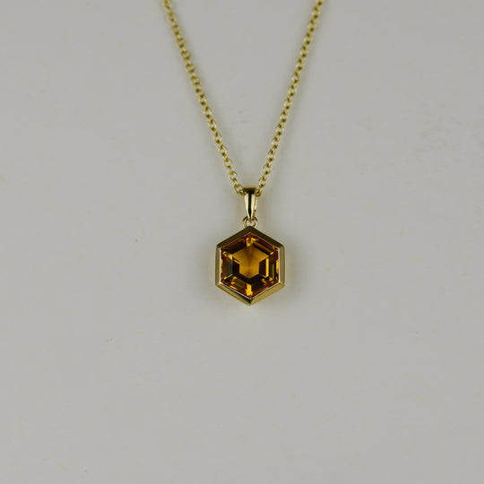 9ct Yellow Gold 2.09ct Hexagonal Cut Citrine Pendant