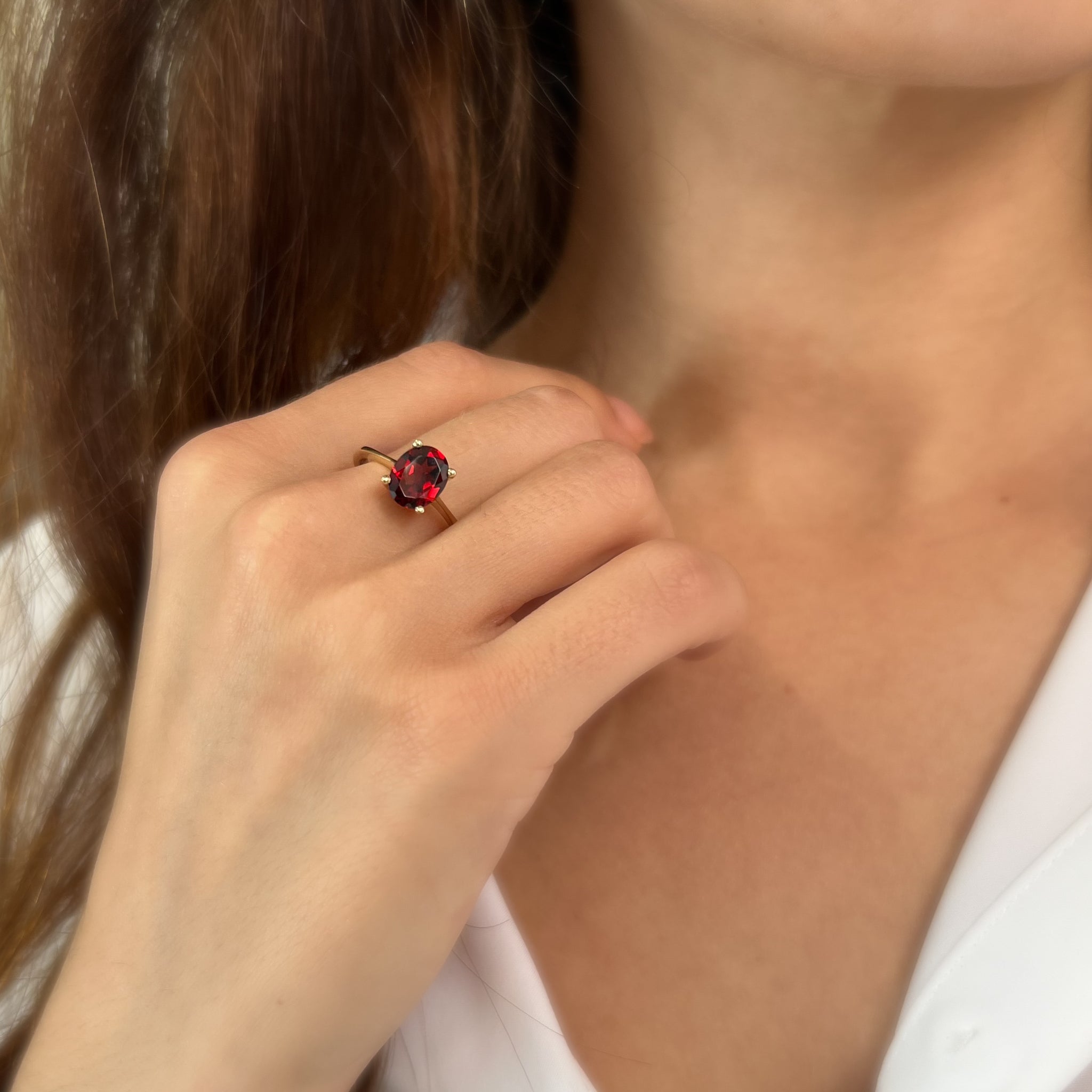 9ct Yellow Gold 2.08ct Oval Garnet Ring