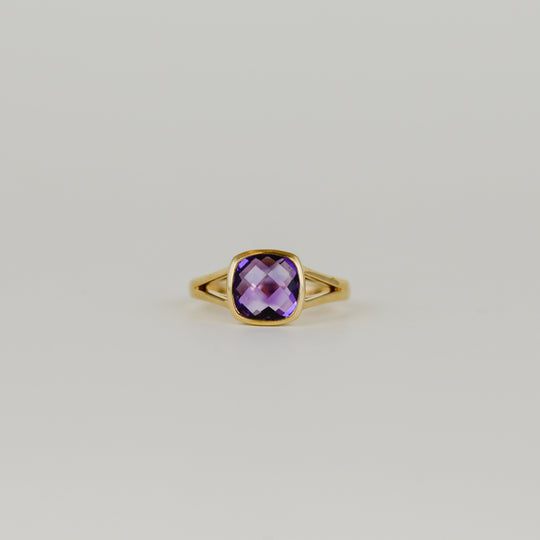 9ct Yellow Gold 2.55ct Cushion Cut Amethyst Split Shoulder Ring