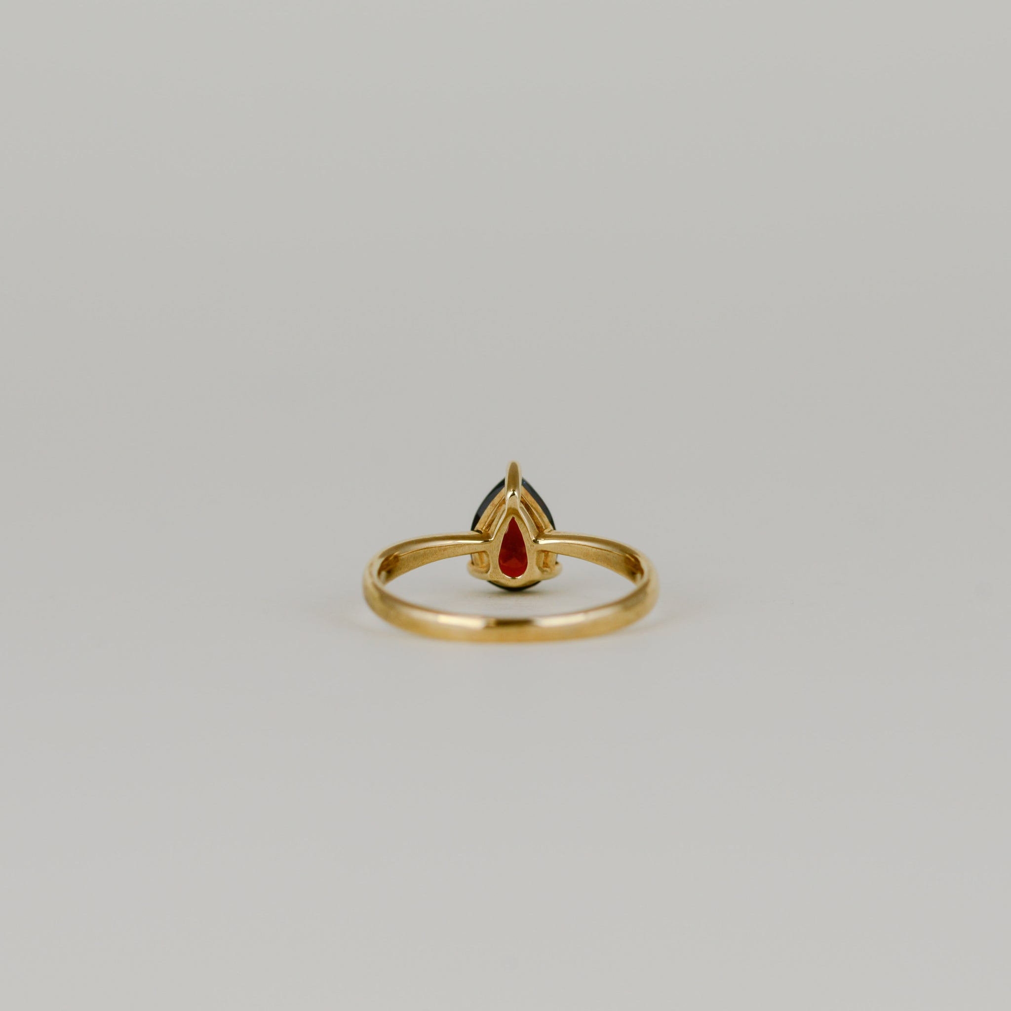 9ct Yellow Gold 1.33ct Pear Cut Garnet Solitaire Ring