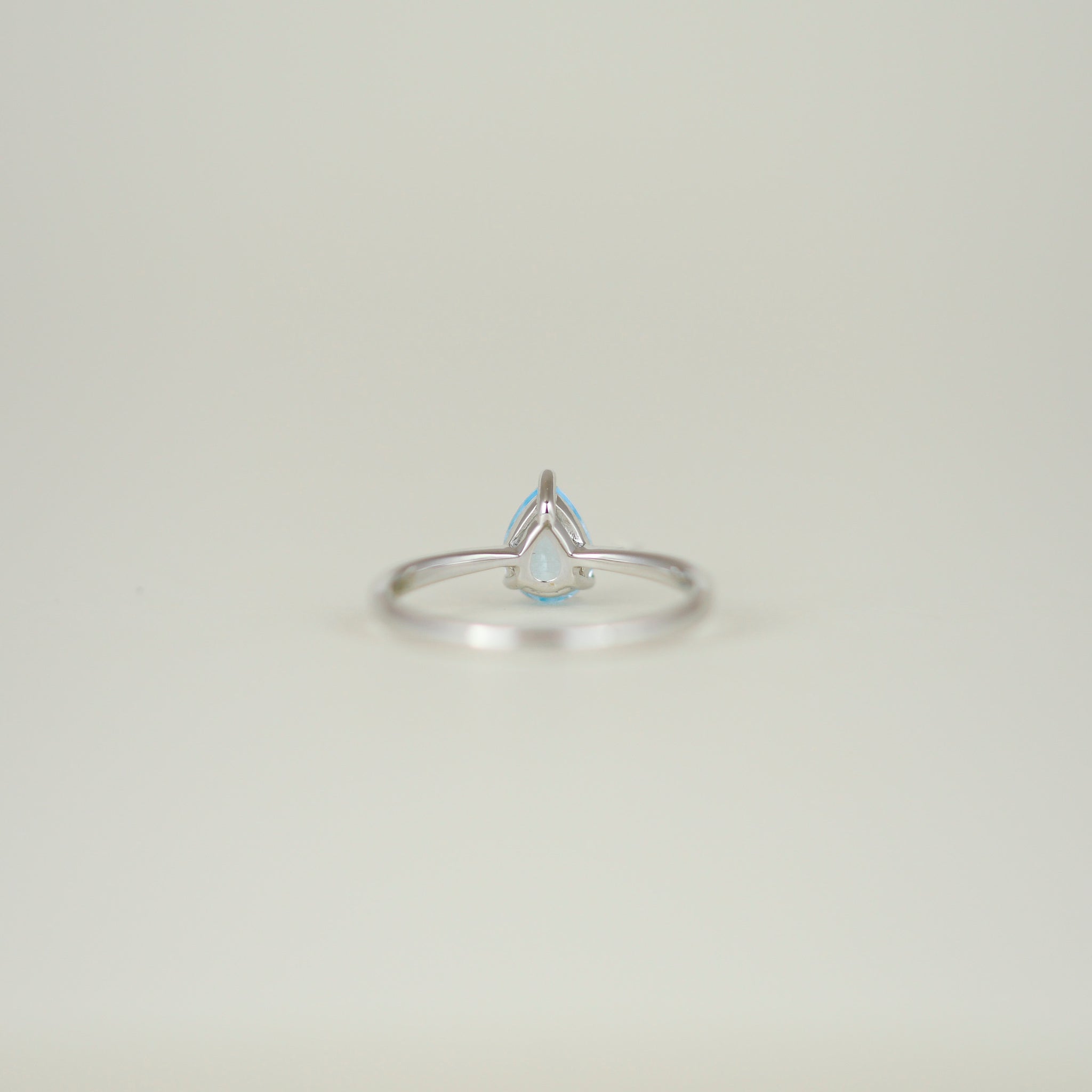 9ct White Gold 0.74ct Pear-Cut Blue Topaz Ring
