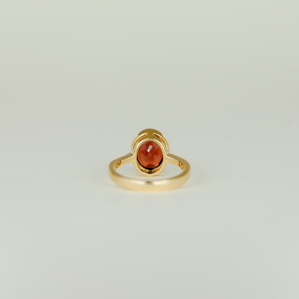 9ct Yellow Gold 2.79ct Oval Garnet Ring