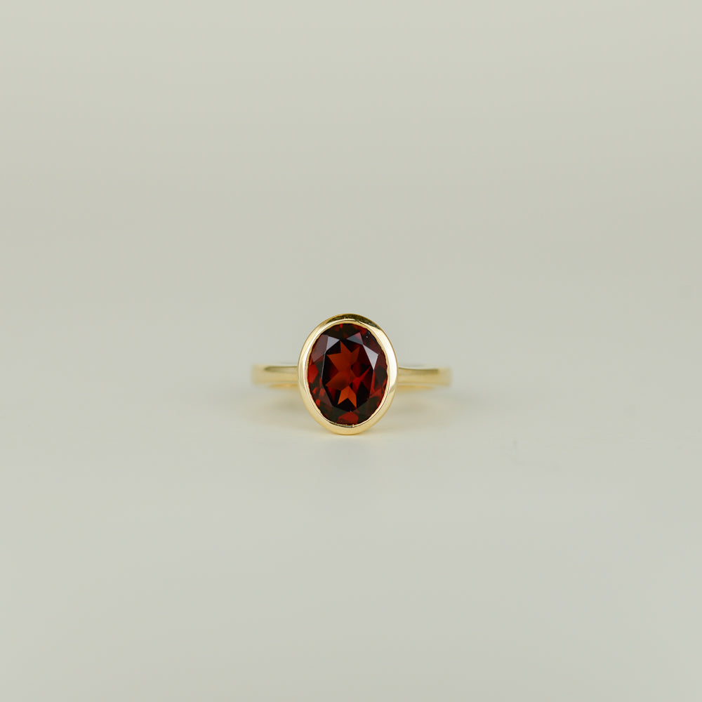 9ct Yellow Gold 2.79ct Oval Garnet Ring