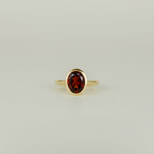 9ct Yellow Gold 2.79ct Oval Garnet Ring