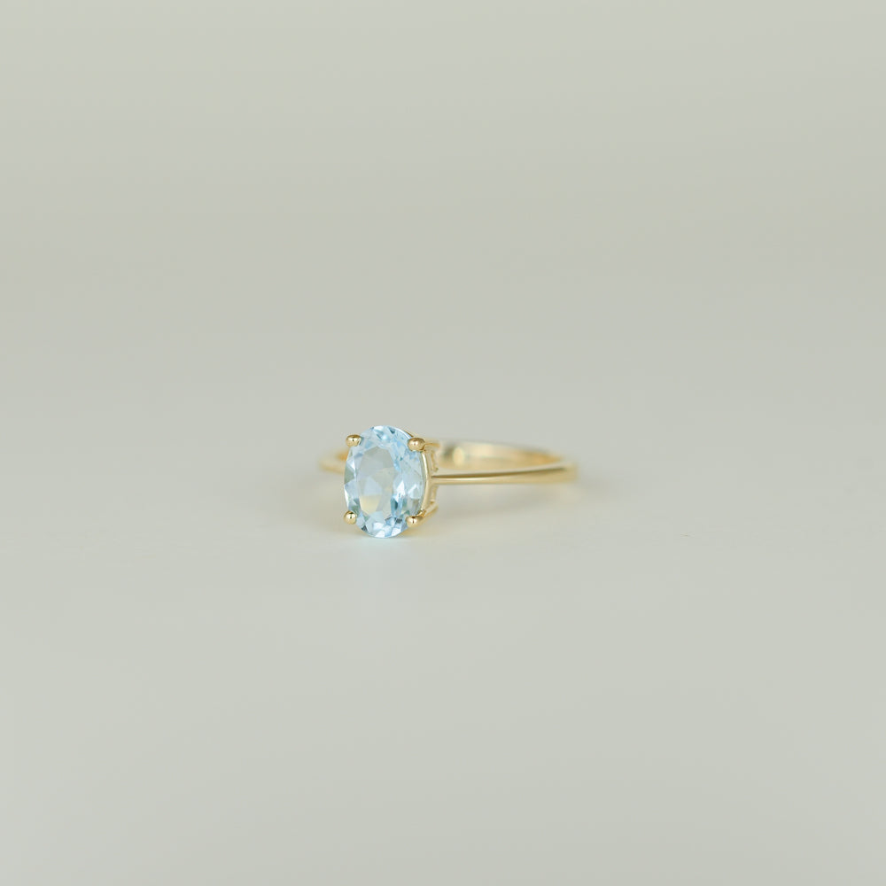 9ct Yellow Gold 1.42ct Oval Blue Topaz Ring