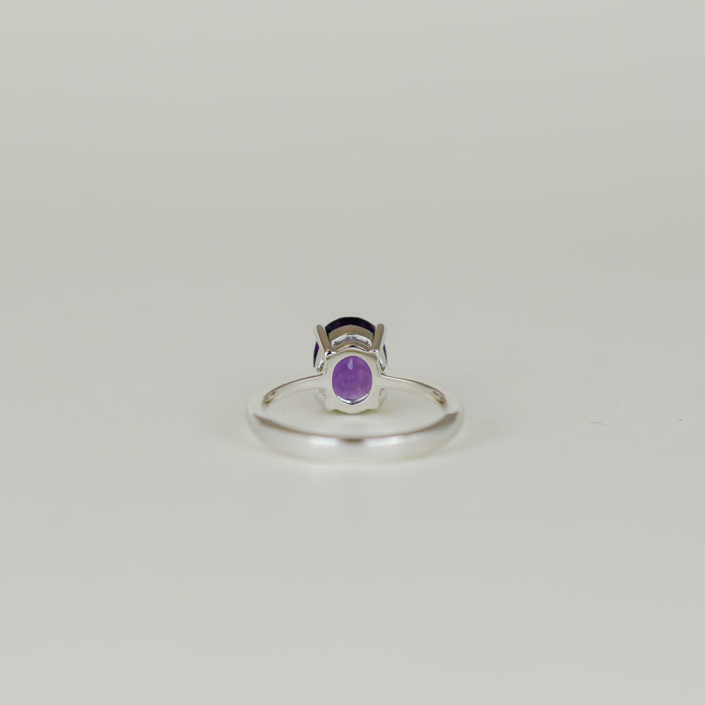 9ct White Gold 1.62ct Oval Amethyst Ring
