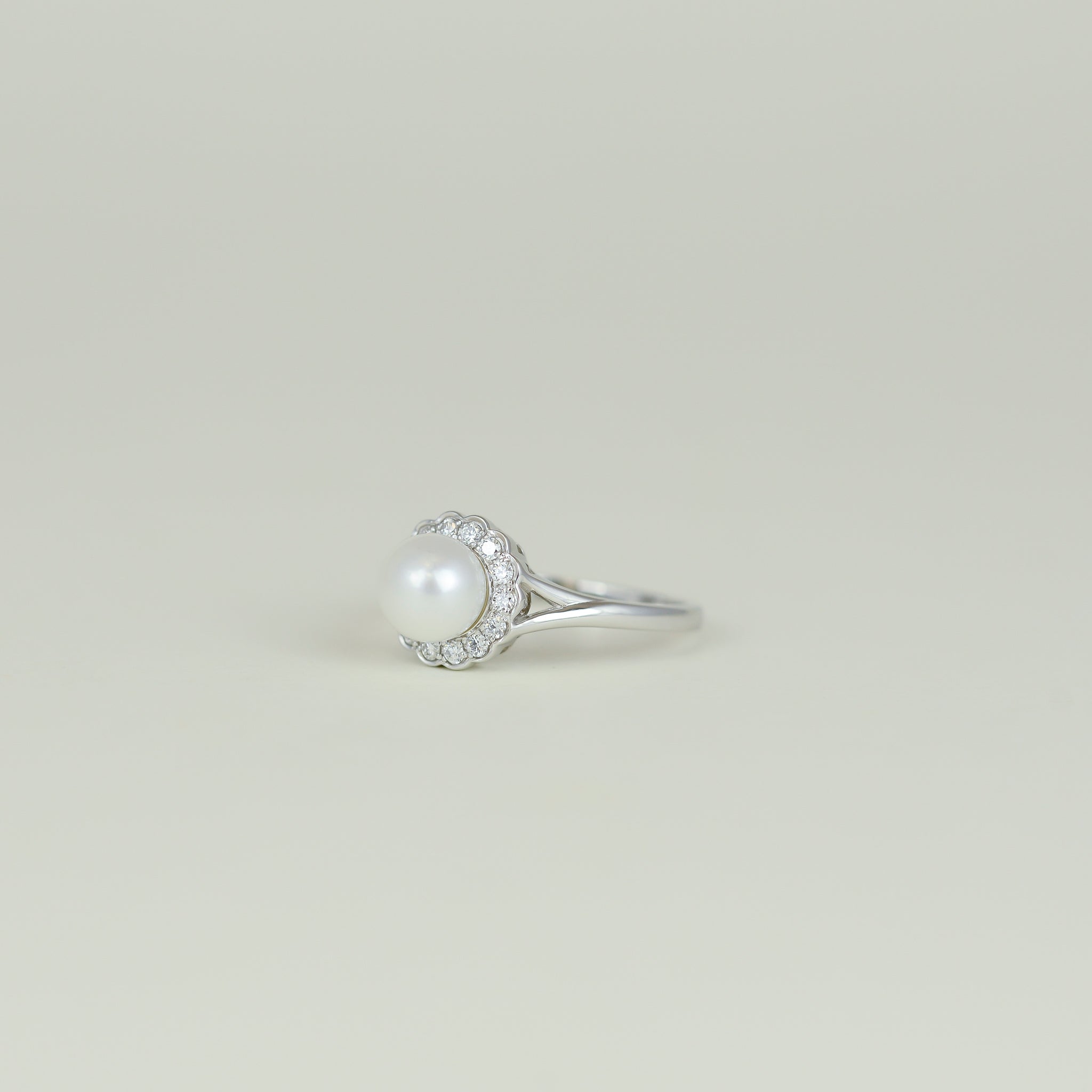 18ct White Gold 7mm Fresh Water Pearl and Diamond Cluster Ring