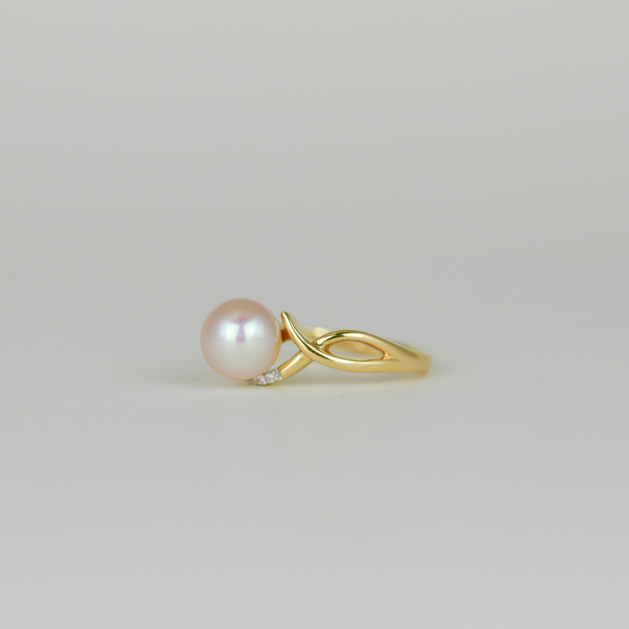 18ct Yellow Gold Freshwater Pearl and Diamond Dress Ring