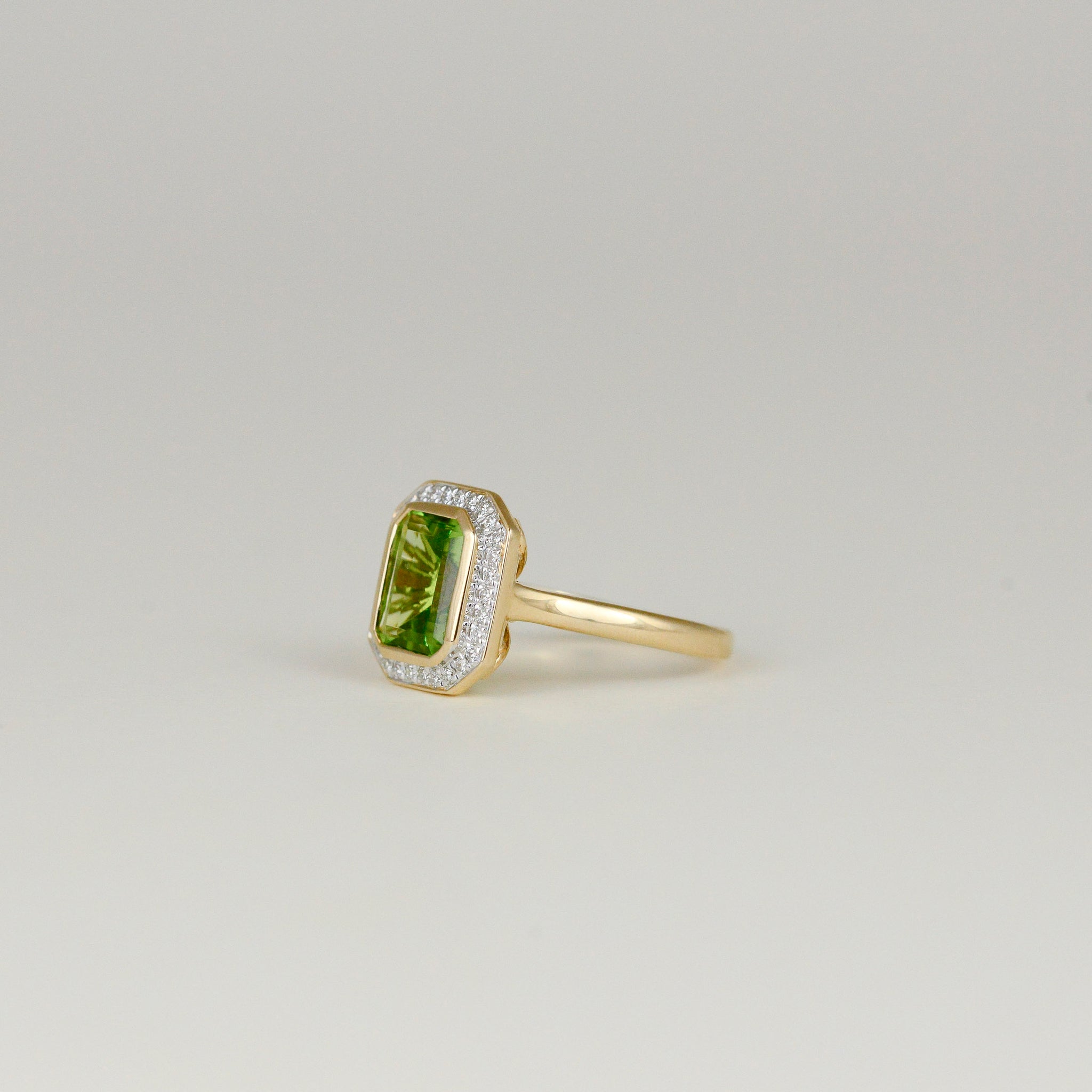 9ct Yellow Gold 2.49ct Emerald Cut Peridot Art Deco Ring