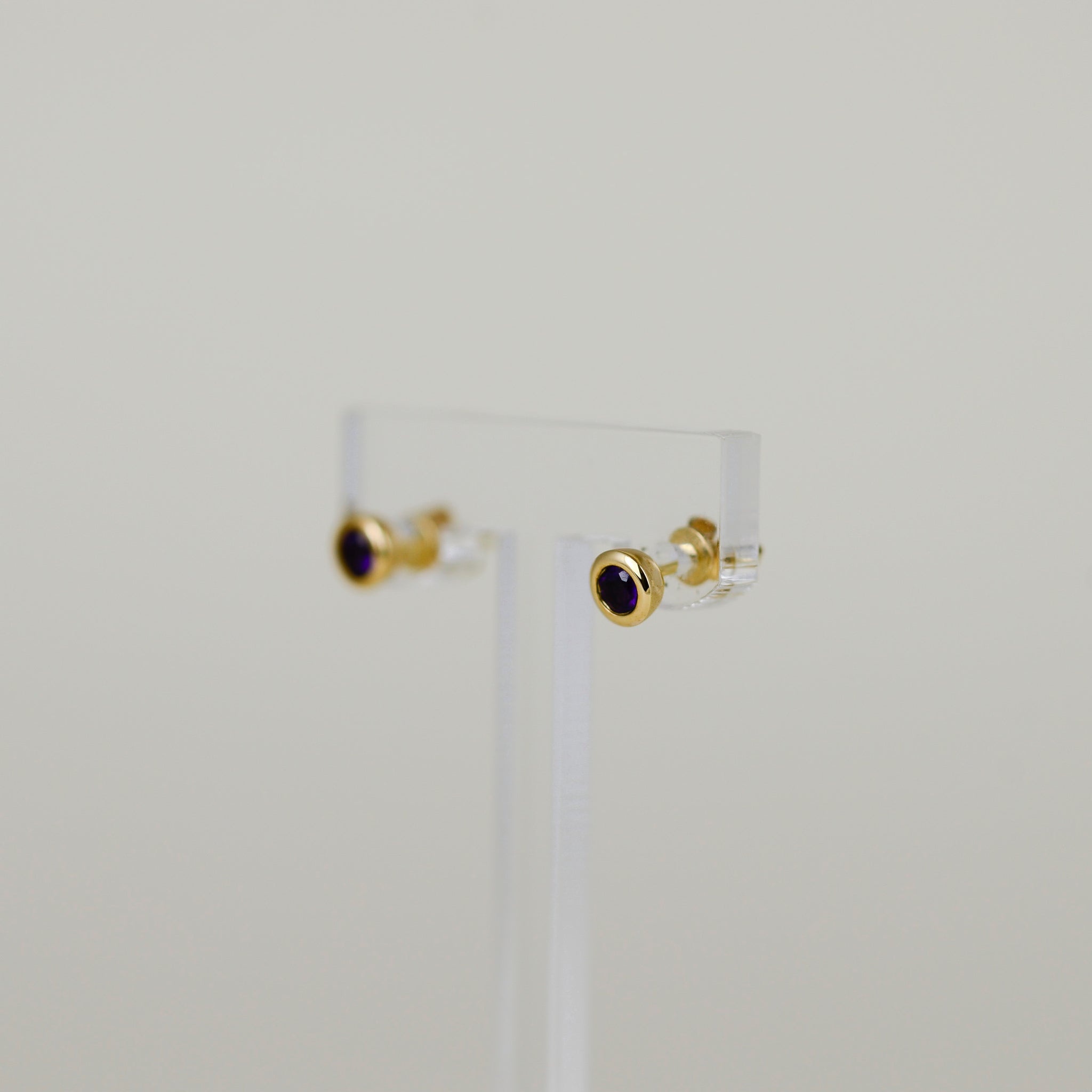 9ct Yellow Gold 0.30ct Round Rub-Set Amethyst Stud Earrings