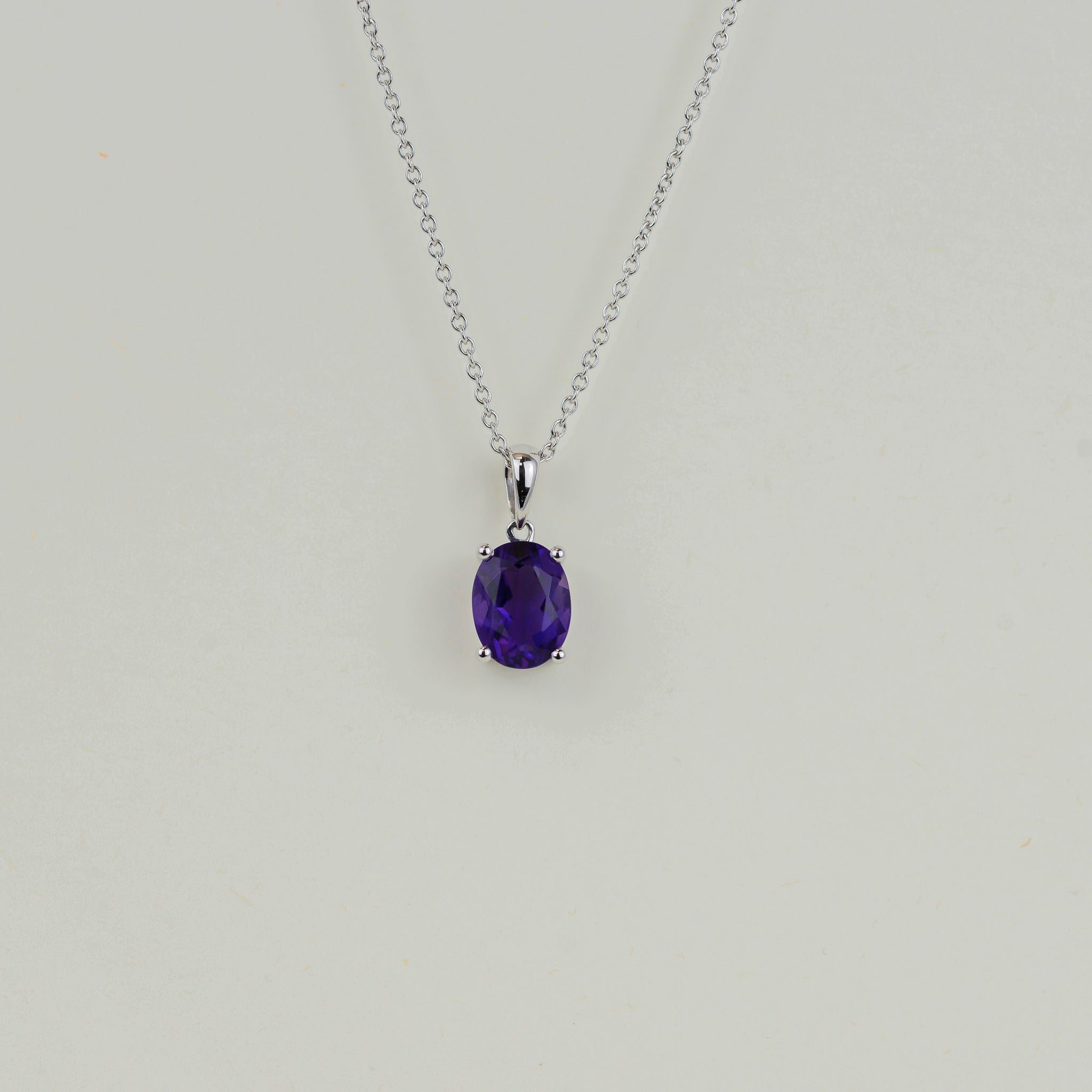 9ct White Gold 1.70ct Oval Amethyst Pendant
