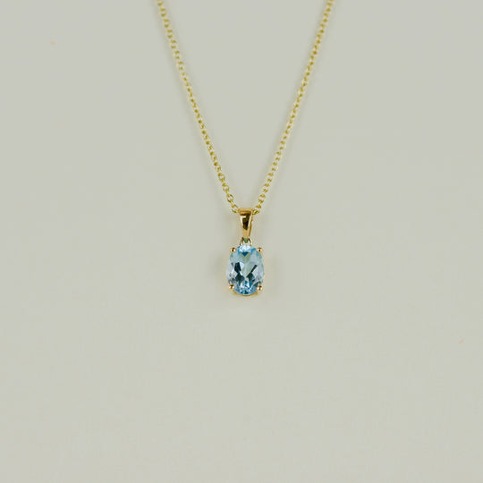 9ct Yellow Gold 1.54ct Oval Blue Topaz Pendant