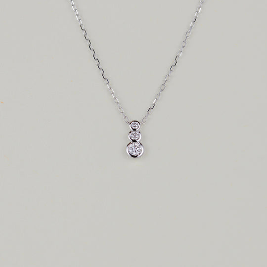 18ct White Gold 0.20ct Round Diamond Cascading Necklet