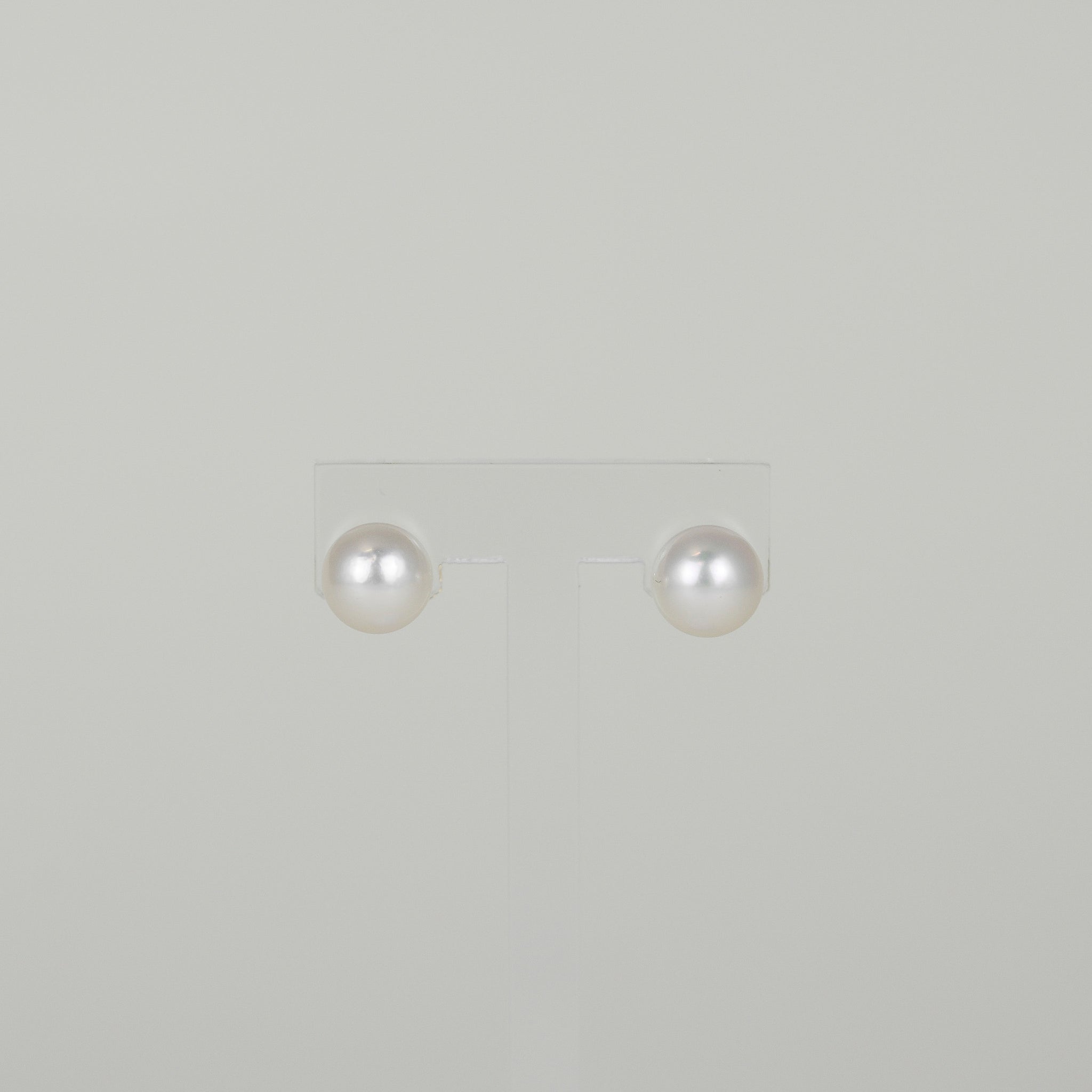 9ct Yellow Gold 8.5mm Cultured Pearl Stud Earrings