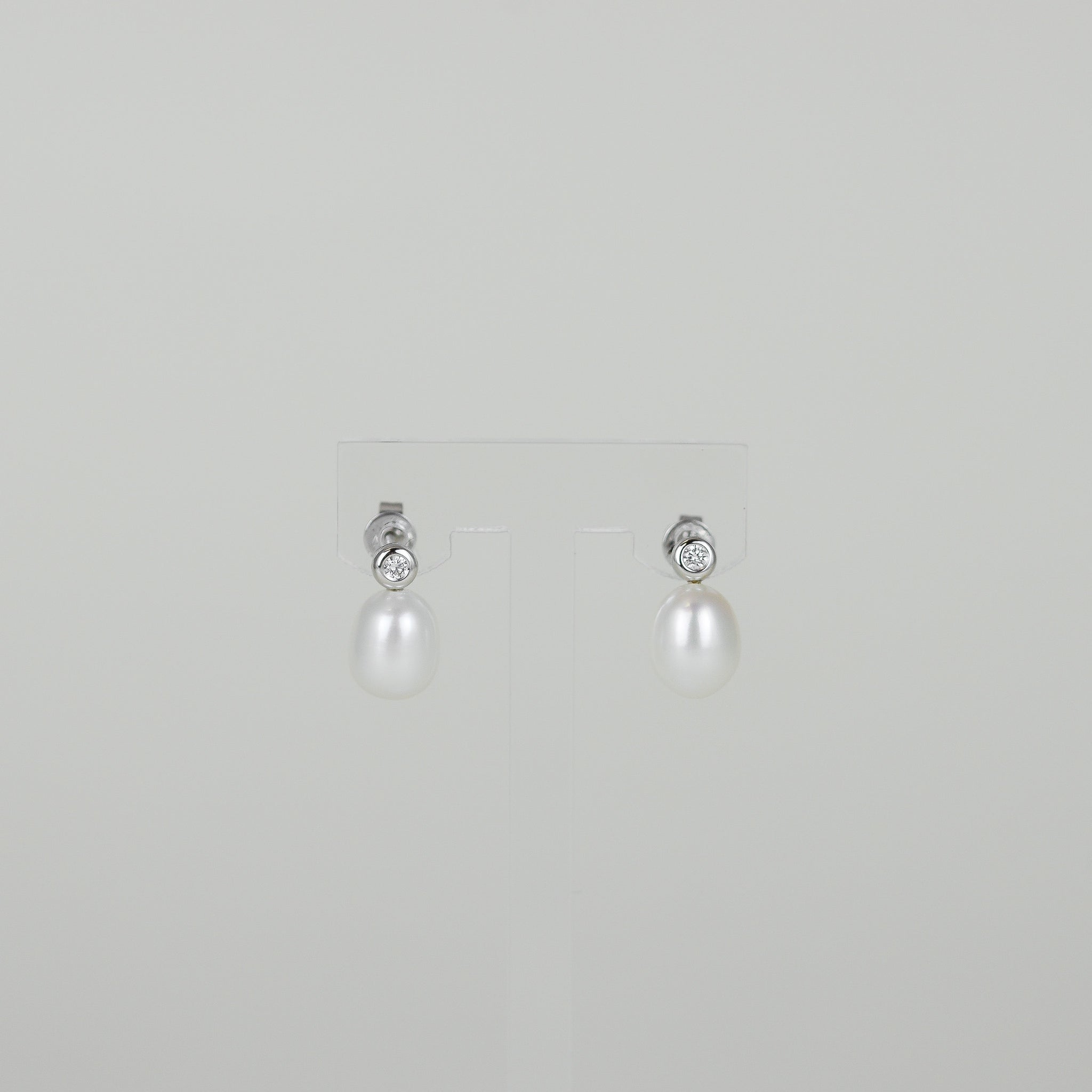 18ct White Gold Freshwater Pearl and 0.08ct Diamond Drop Earrings