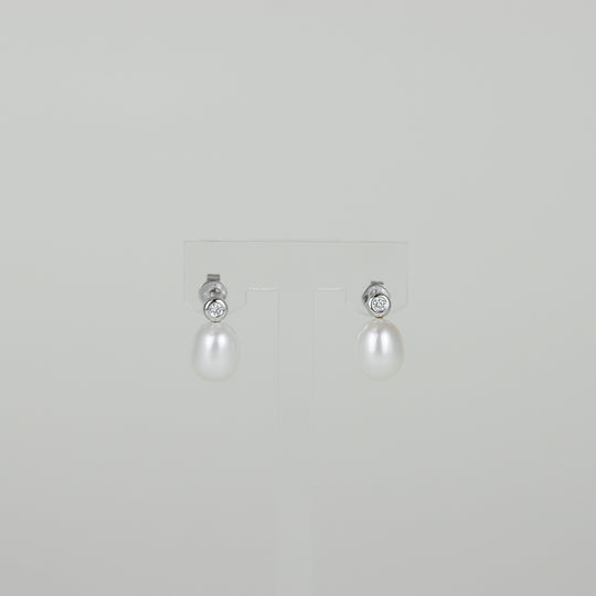 18ct White Gold Freshwater Pearl and Diamond Drop Earrings