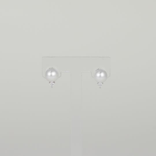 18ct White Gold Fresh Water Pearl and Diamond Stud Earrings